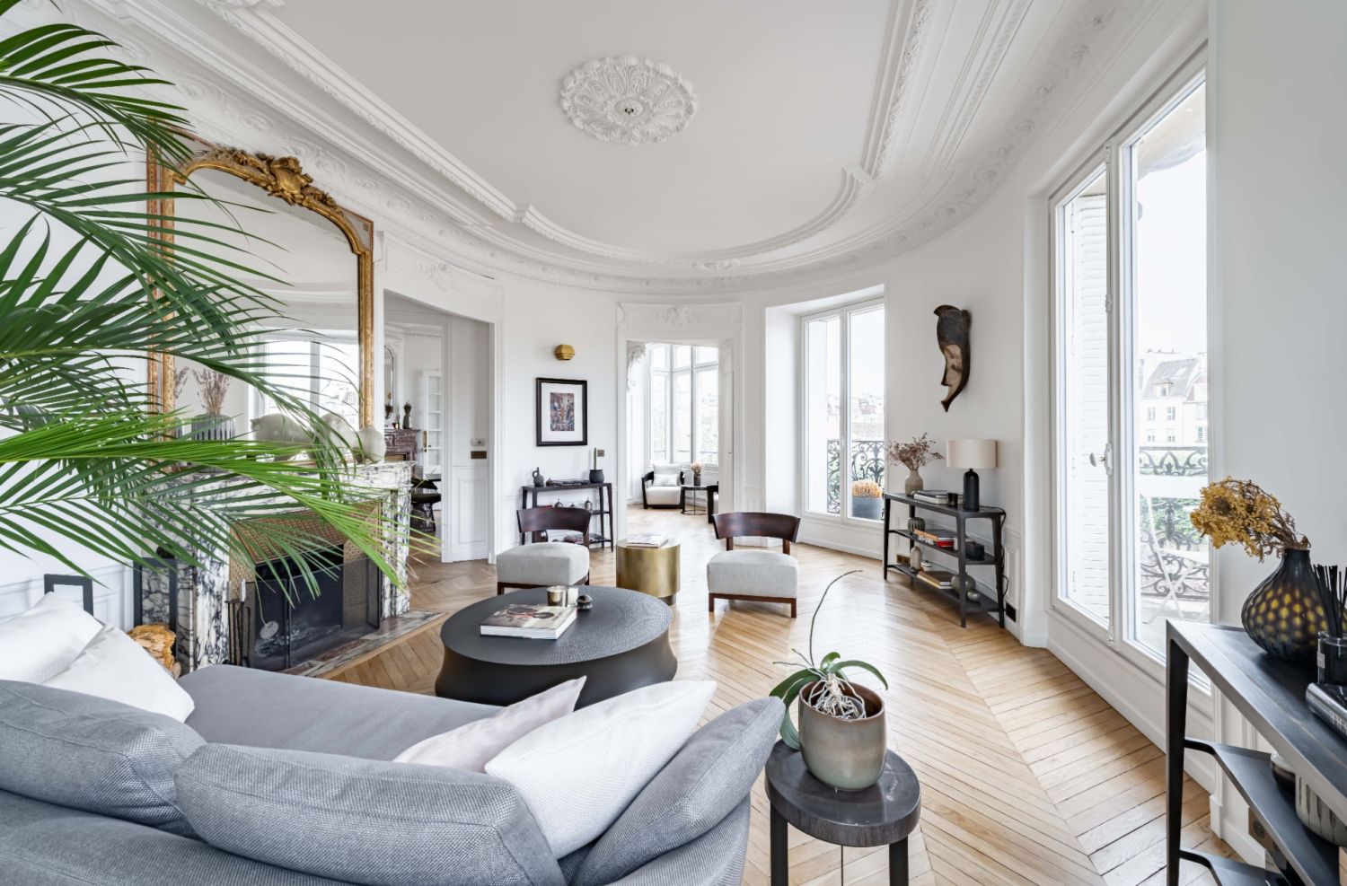 Luxury Paris Apartment with Notre-Dame Views - Event Venue