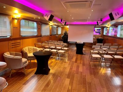 Boats for private cruises in Lyon