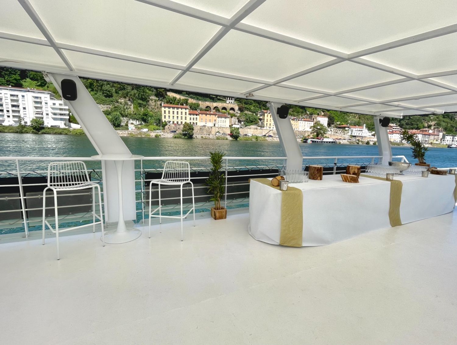 Boats for private cruises in Lyon