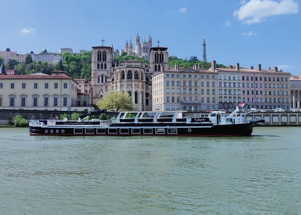 Boats for private cruises in Lyon