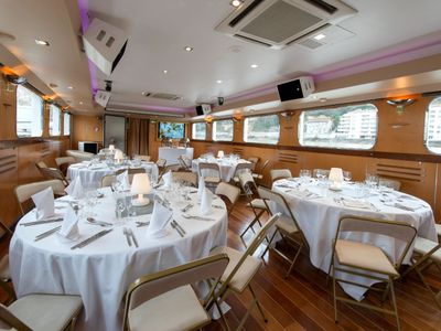 Boats for private cruises in Lyon