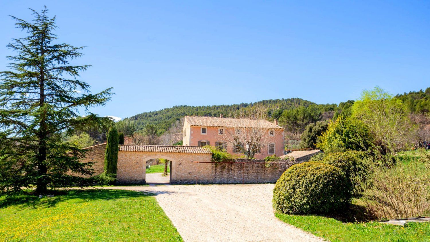 Luxury Provençal Bastide for Weddings & Events in Luberon