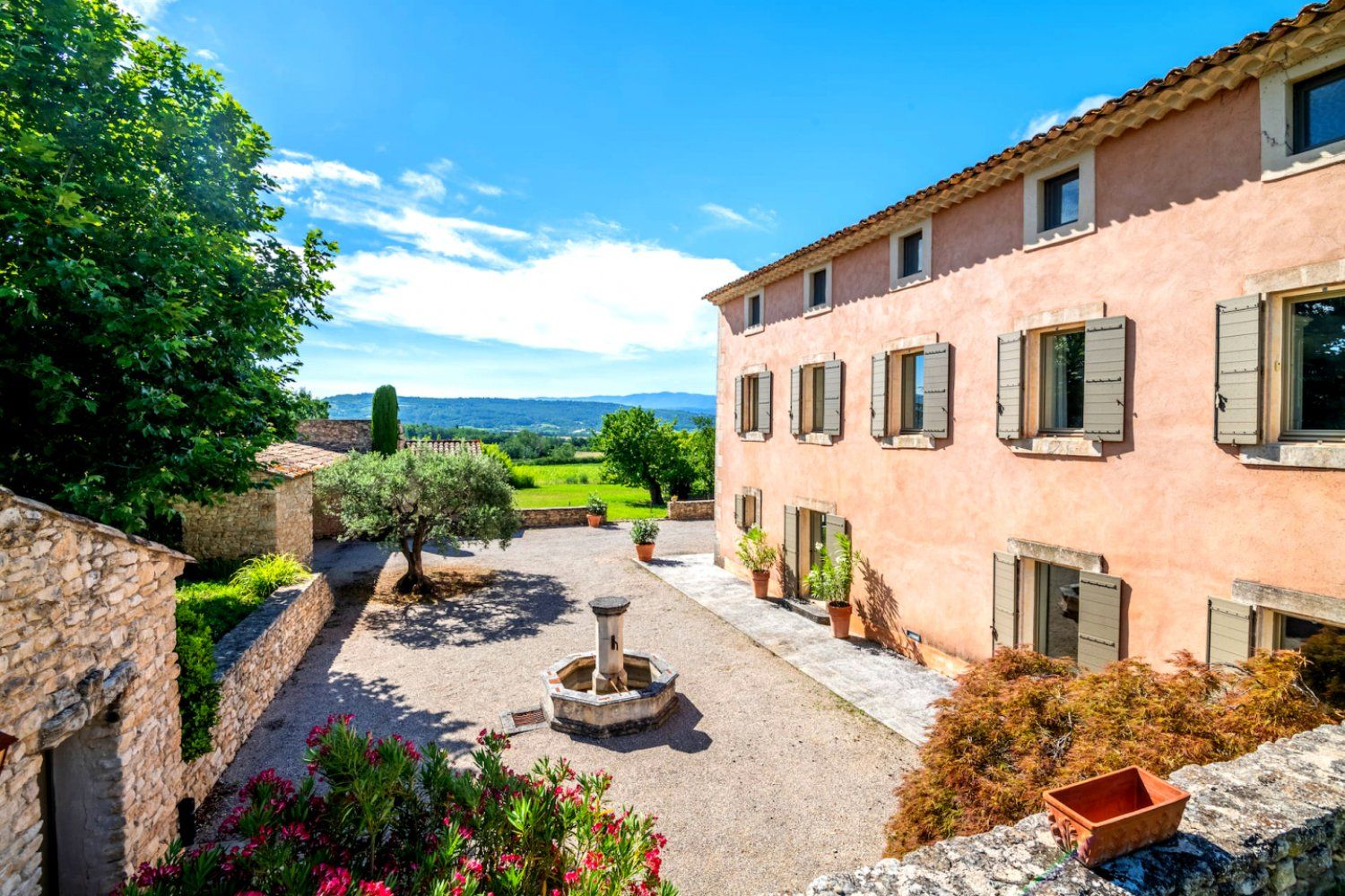 Luxury Provençal Bastide for Weddings & Events in Luberon
