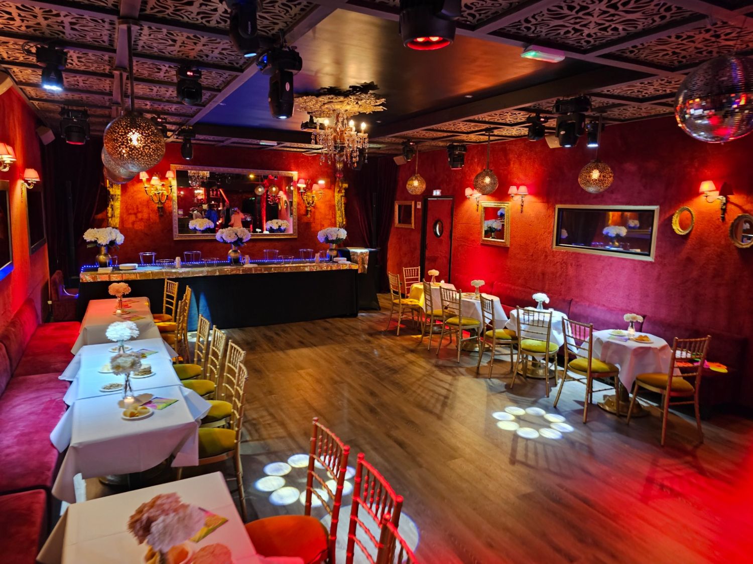 Unique Cabaret Venue in Paris for Events
