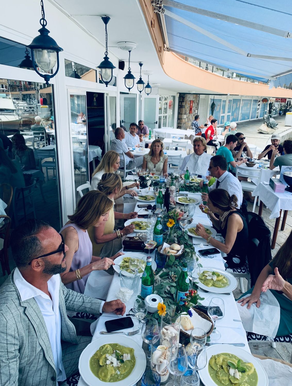 Restaurant italien niché sur le vieux port de Saint Jean Cap Ferrat
