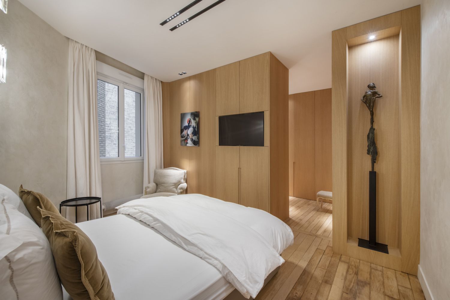Haussmann-Style Apartment for Events in Paris | Natural Light & High Ceilings