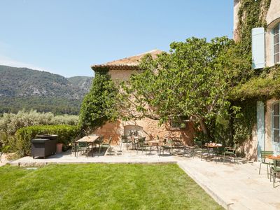 Bastide of excellence designed as a guest house