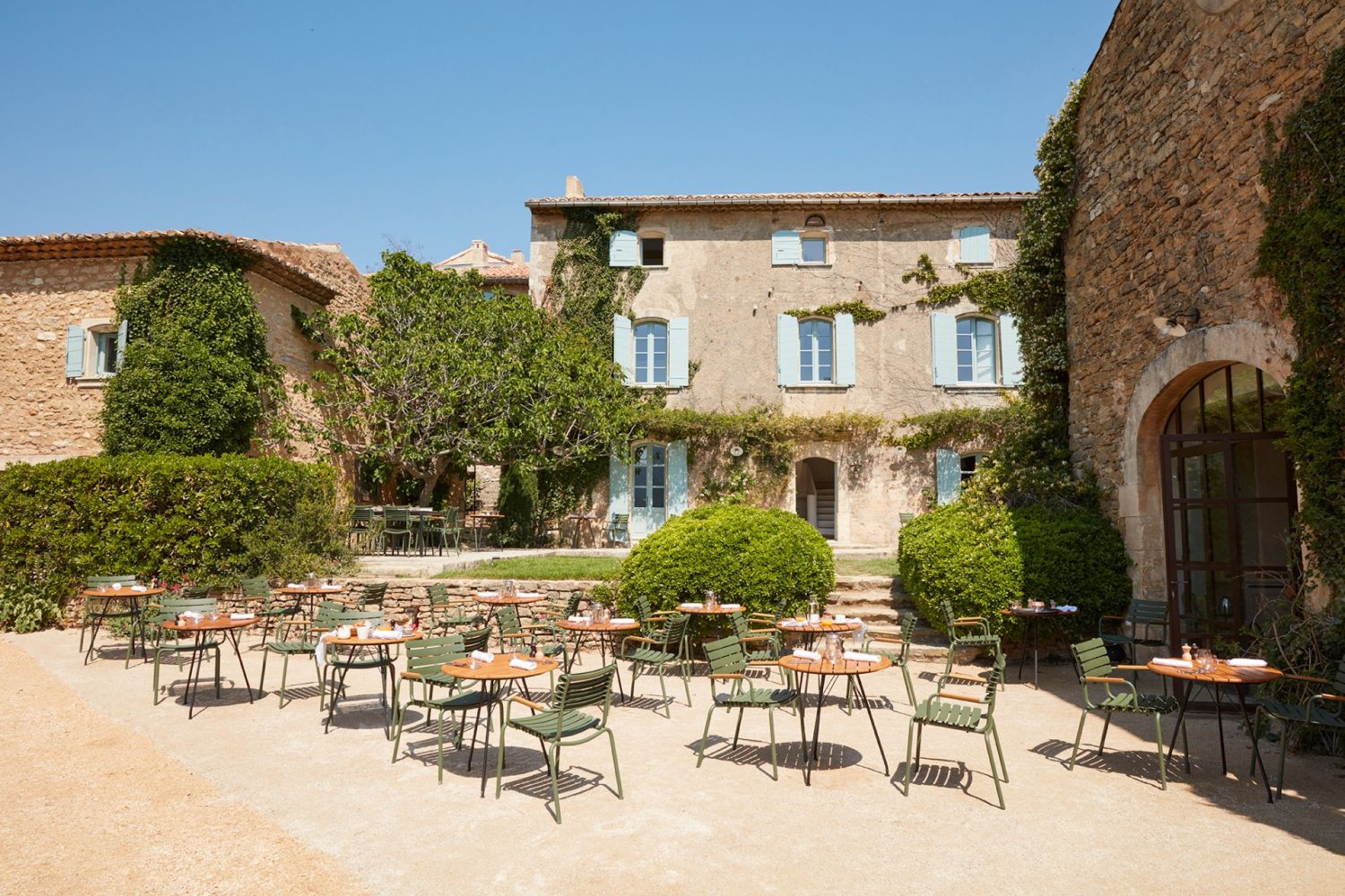 Bastide of excellence designed as a guest house