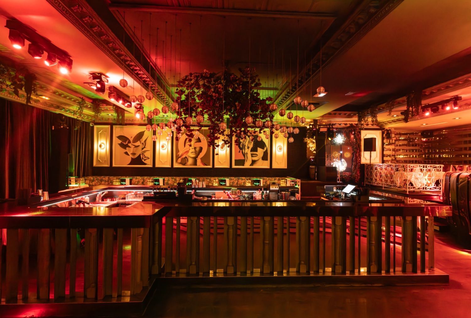 Event Venue Cannes – 300 Guests Facing Palais