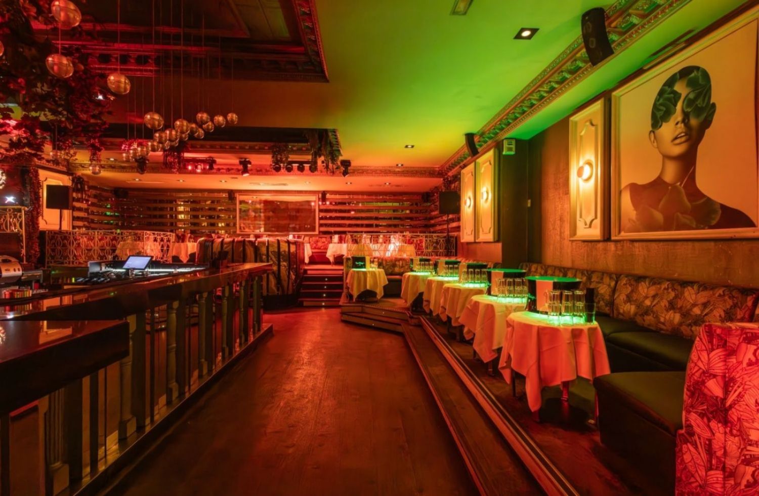 Event Venue Cannes – 300 Guests Facing Palais