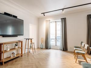 Haussmannian architect-designed apartment of 150m² in the heart of the Montorgueuil / Sentier distri