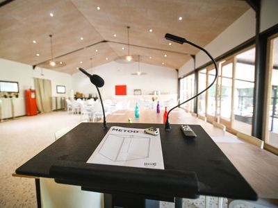 Salle de réception en bordure du Gardon