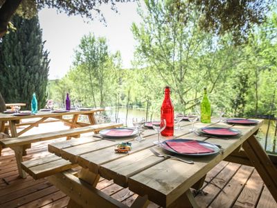 Salle de réception en bordure du Gardon