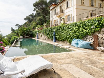Tuscany villa with swimming pool and a panorama of the bay of Eze