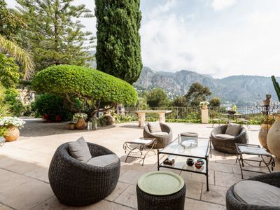 Tuscany villa with swimming pool and a panorama of the bay of Eze