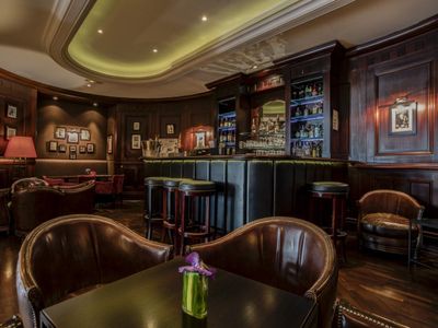 Salon Imprimatur: A Chic Seminar Room in Saint Germain-des-Prés