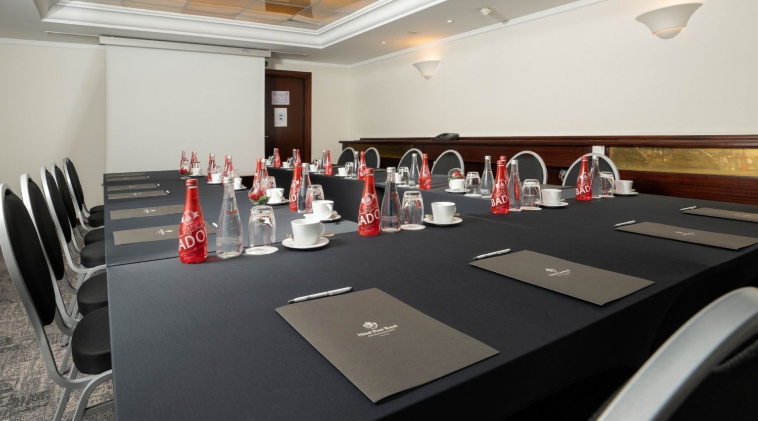 Salon Imprimatur: A Chic Seminar Room in Saint Germain-des-Prés