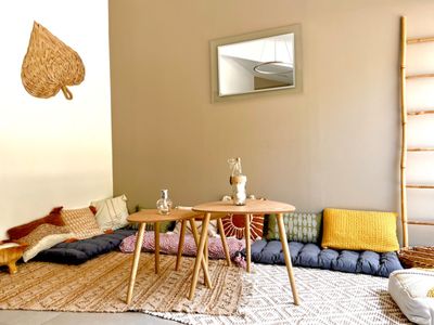 House with swimming pool, golf driving range, horse box