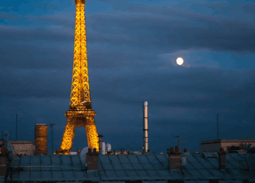 Rooftop with beautiful view on the Eiffel Tower