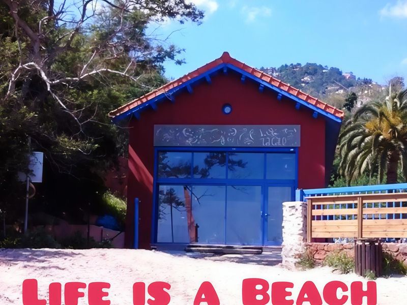 Superbe Loft sur la Plage Life is a Beach Guesthouse & Events