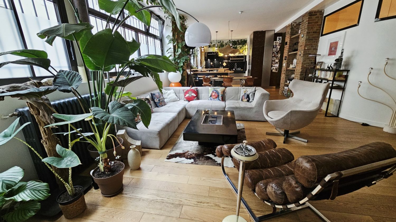 Art-Filled Loft in Paris for Creative Events & Corporate Gatherings