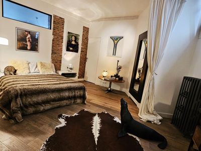 Art-Filled Loft in Paris for Creative Events & Corporate Gatherings