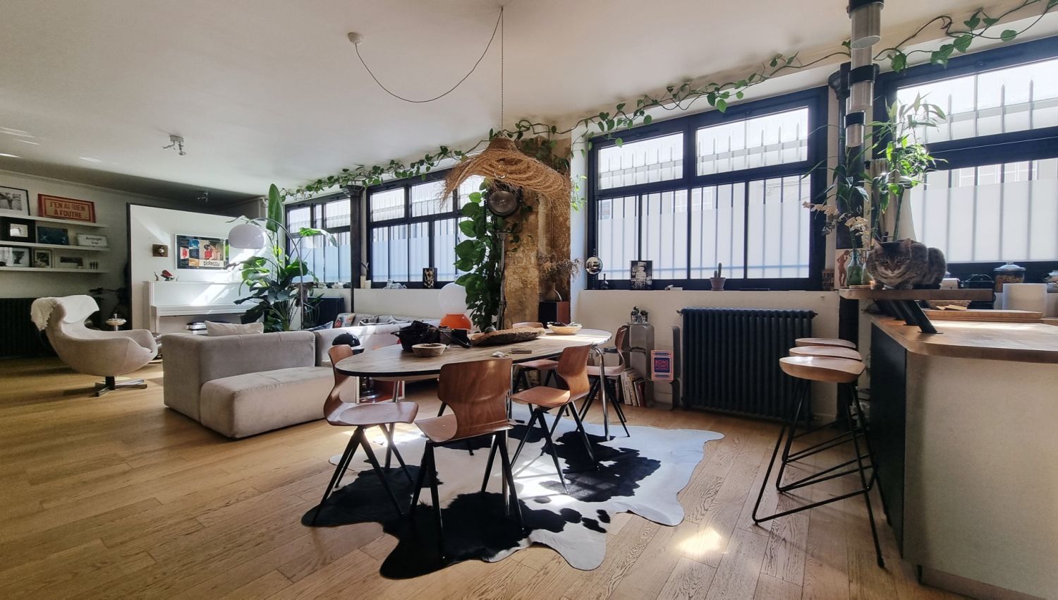 Art-Filled Loft in Paris for Creative Events & Corporate Gatherings