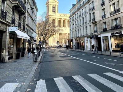 Designer Apartment in St Germain des Pres | Natural Light & Art