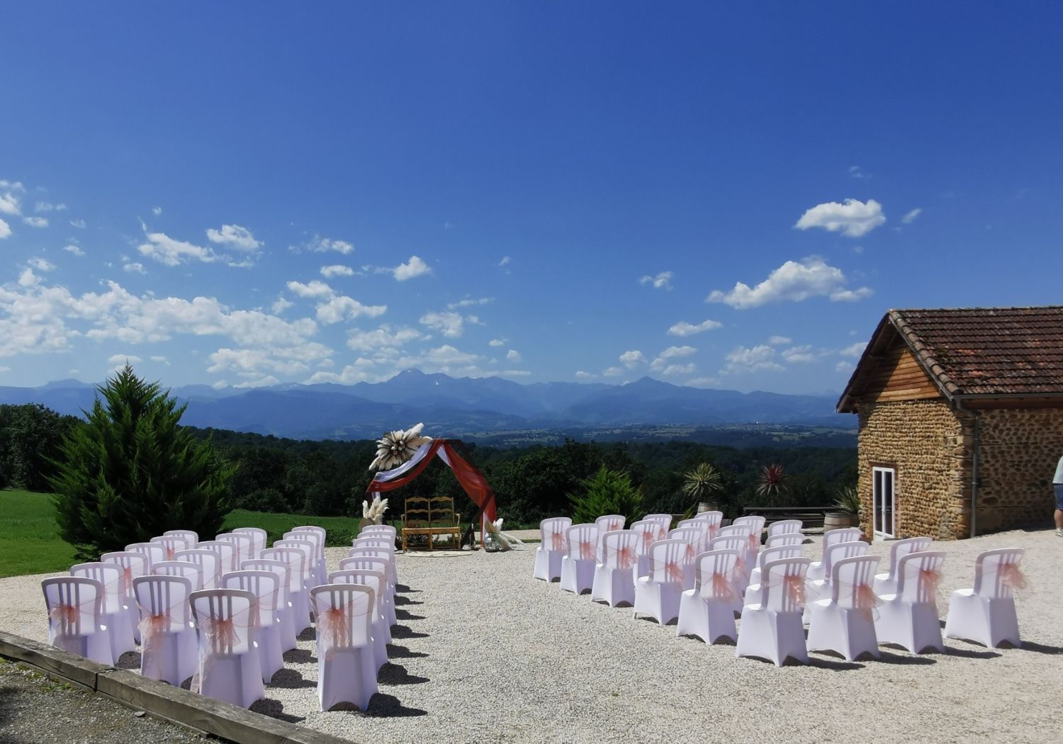 Magnificent Estate with panoramic views of the Pyrenees