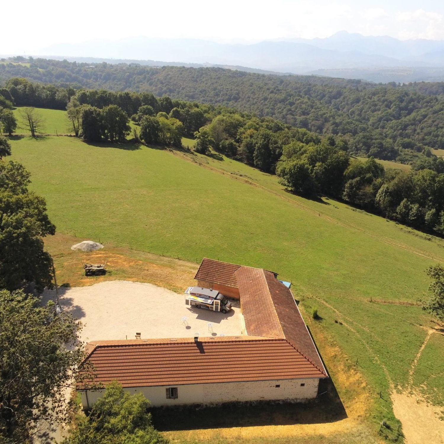 Magnificent Estate with panoramic views of the Pyrenees