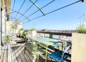 Modern apartment with panoramic view of Lyon