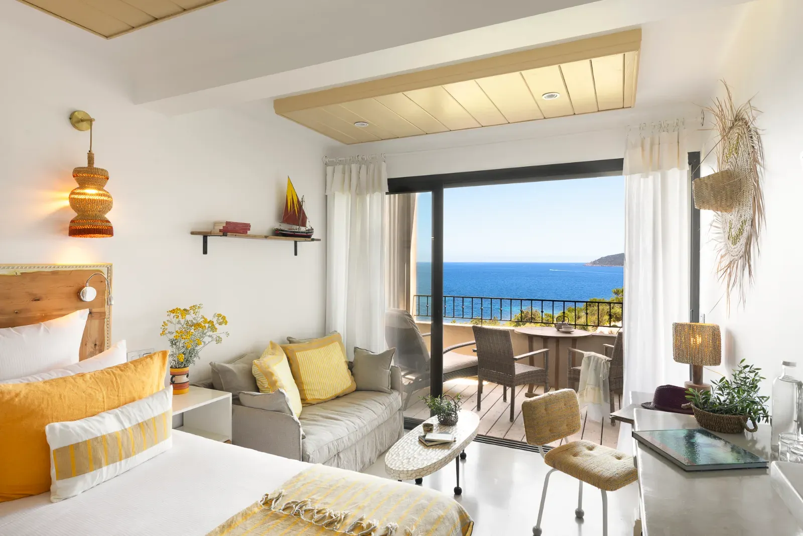 4* Hotel & Event Venue in Southern Corsica with Private Beach Access