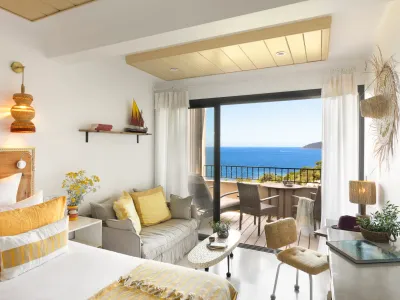 4* Hotel & Event Venue in Southern Corsica with Private Beach Access