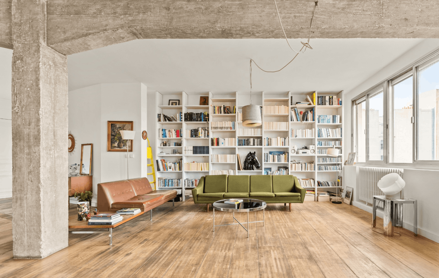 Large crossing loft, calm and sunny