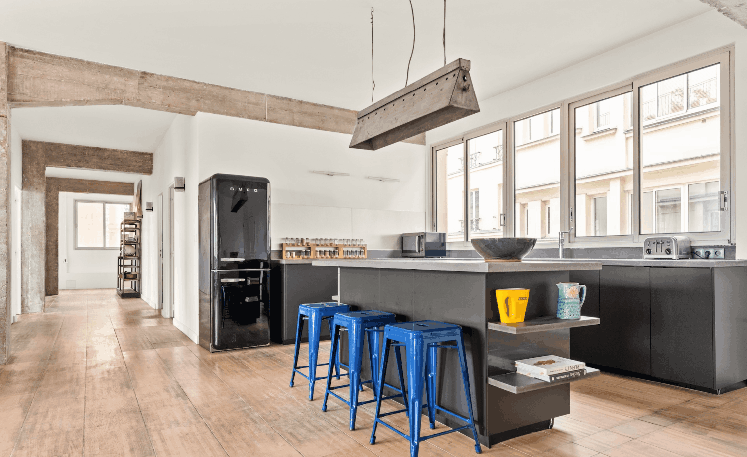 Large crossing loft, calm and sunny