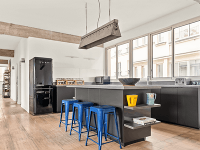 Large crossing loft, calm and sunny