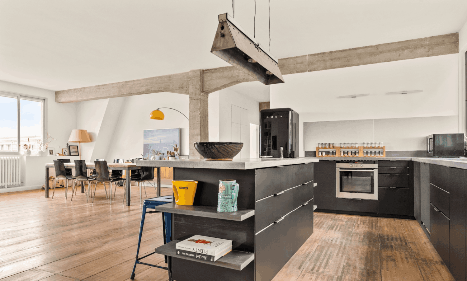 Large crossing loft, calm and sunny