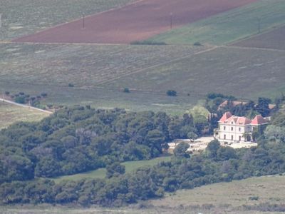 Estate on the edge of the Thau pond