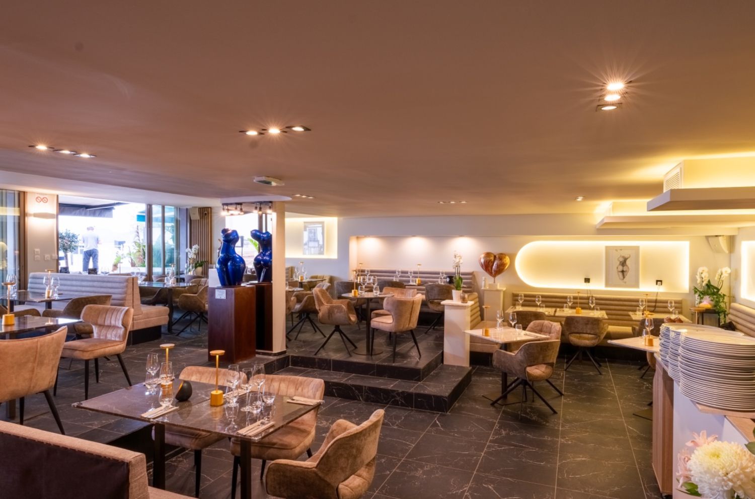 Élégant Restaurant Méditerranéen avec Vue sur Mer à Cannes