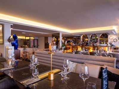 Elegant Mediterranean Restaurant with Sea View in Cannes