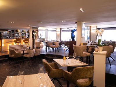 Elegant Mediterranean Restaurant with Sea View in Cannes