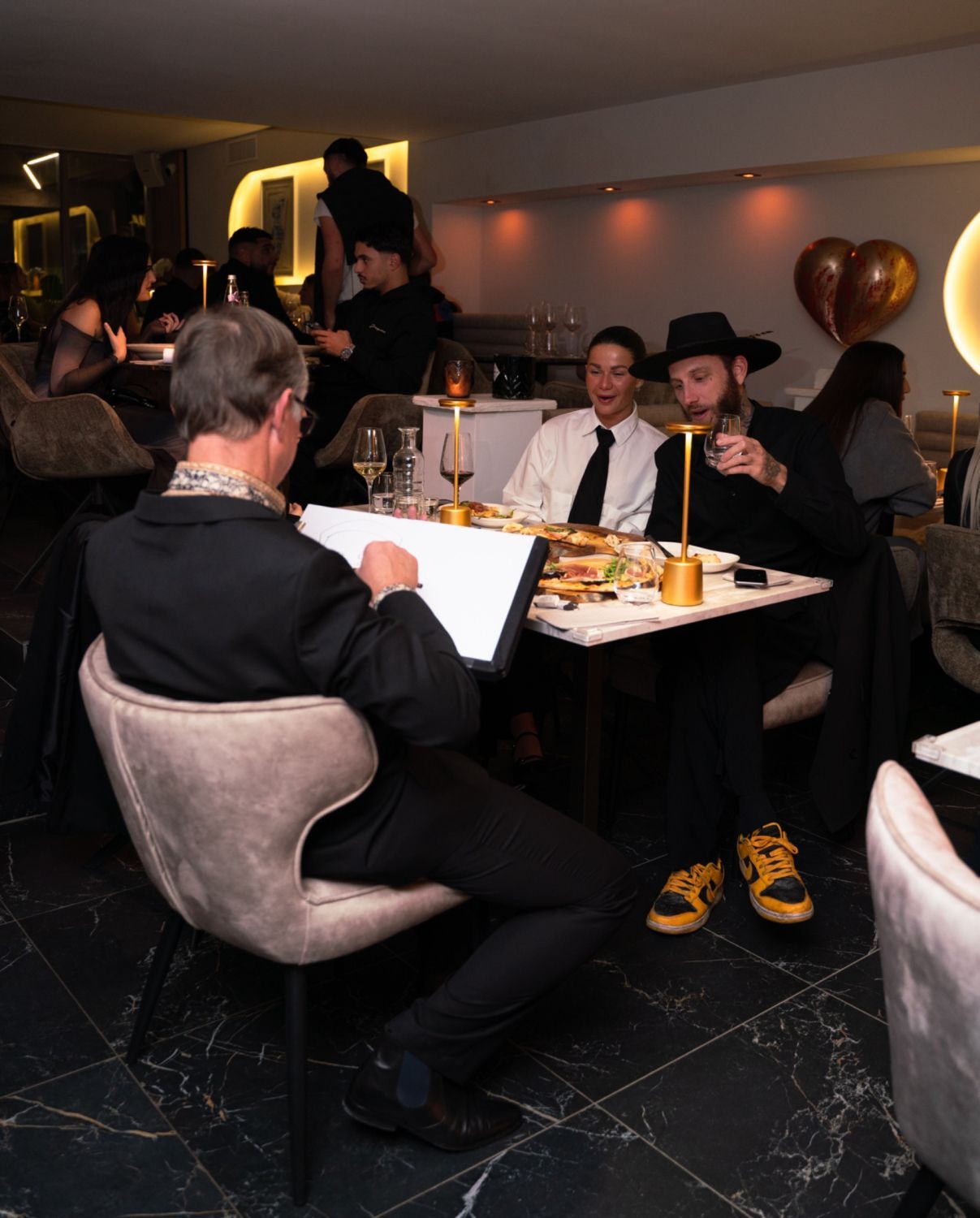 Élégant Restaurant Méditerranéen avec Vue sur Mer à Cannes