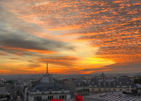 'Balconies with Eiffel Tower and sunset views', 