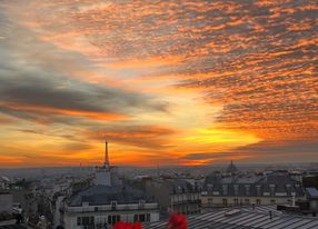 'Balconies with Eiffel Tower and sunset views', 