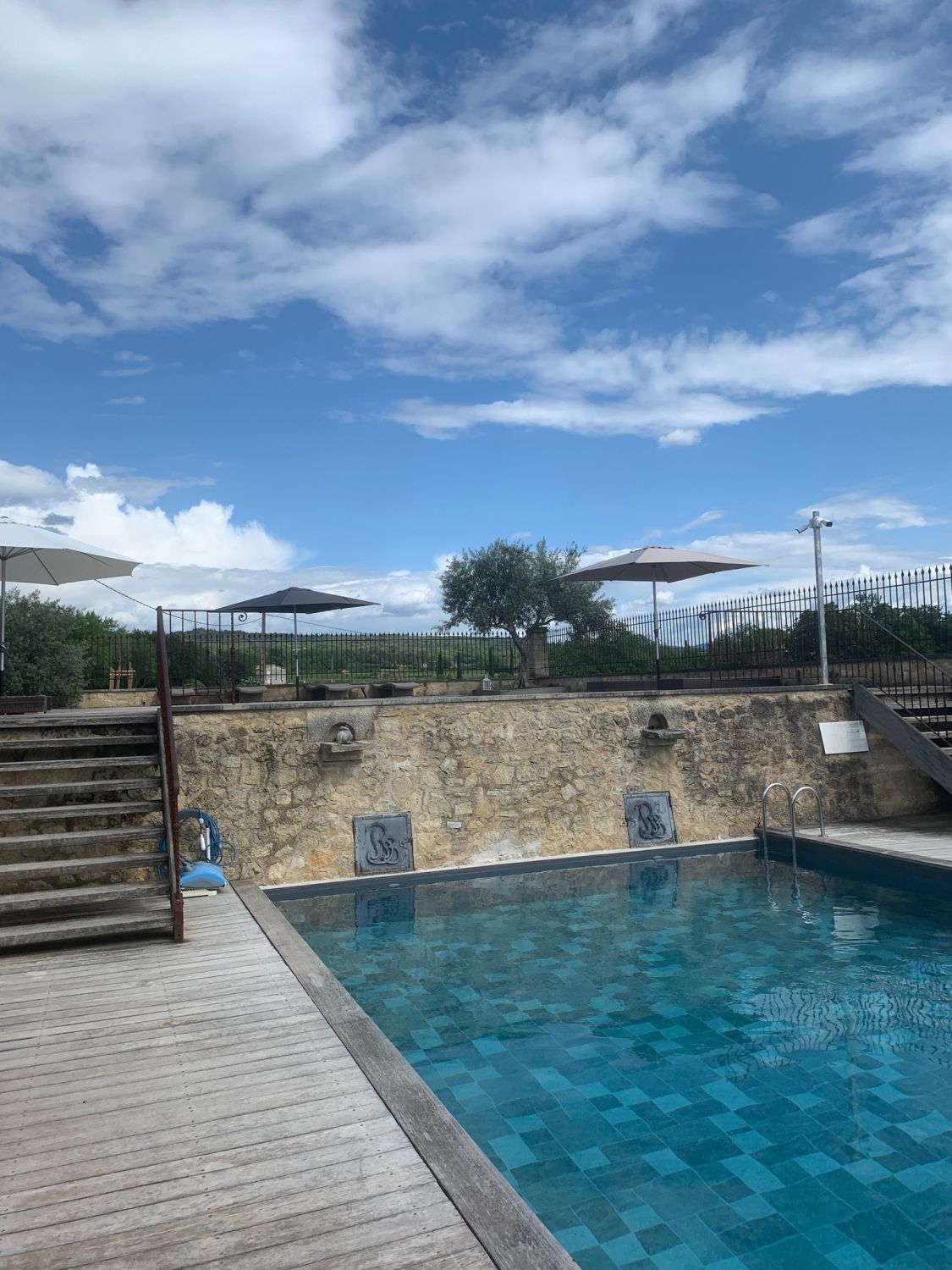 Bastide au milieu des vignes