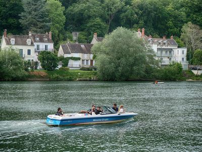 Unique location on the banks of the Seine for your events and seminars