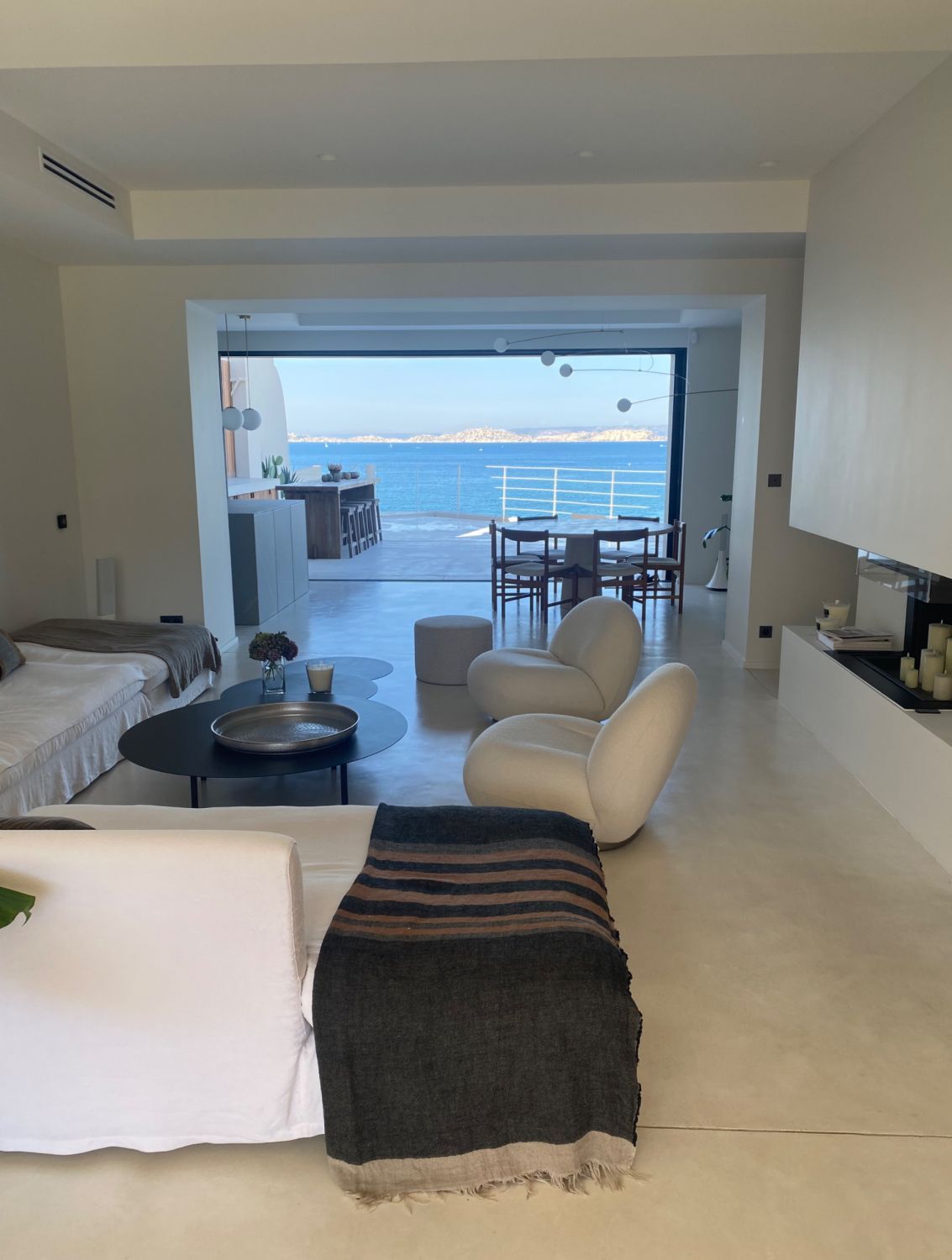Espace avec terrasse vue mer