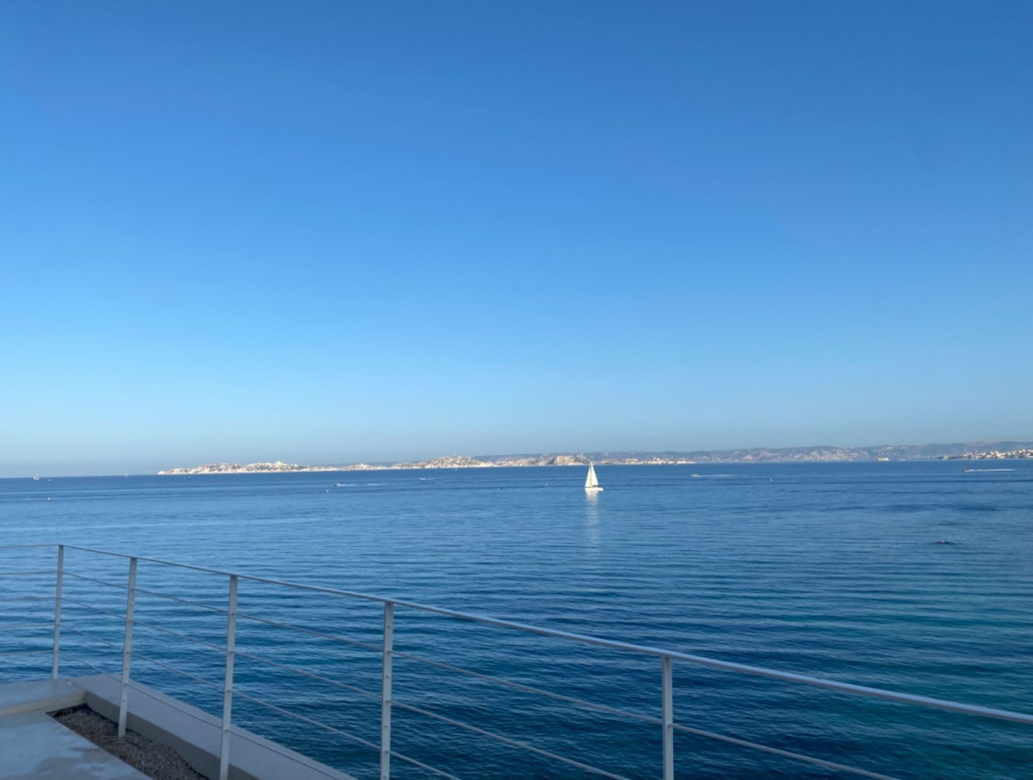 Espace avec terrasse vue mer