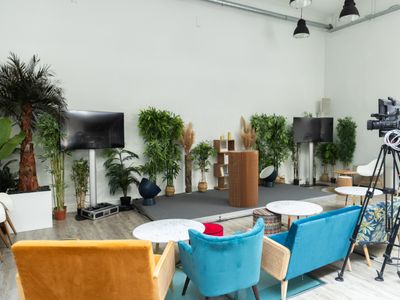 Fully equipped and bright conference room (50 people) - Paris 8th