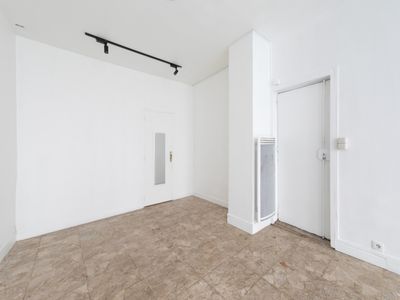 Boutique Pop-Up & Exhibition Space in Paris | Natural Light